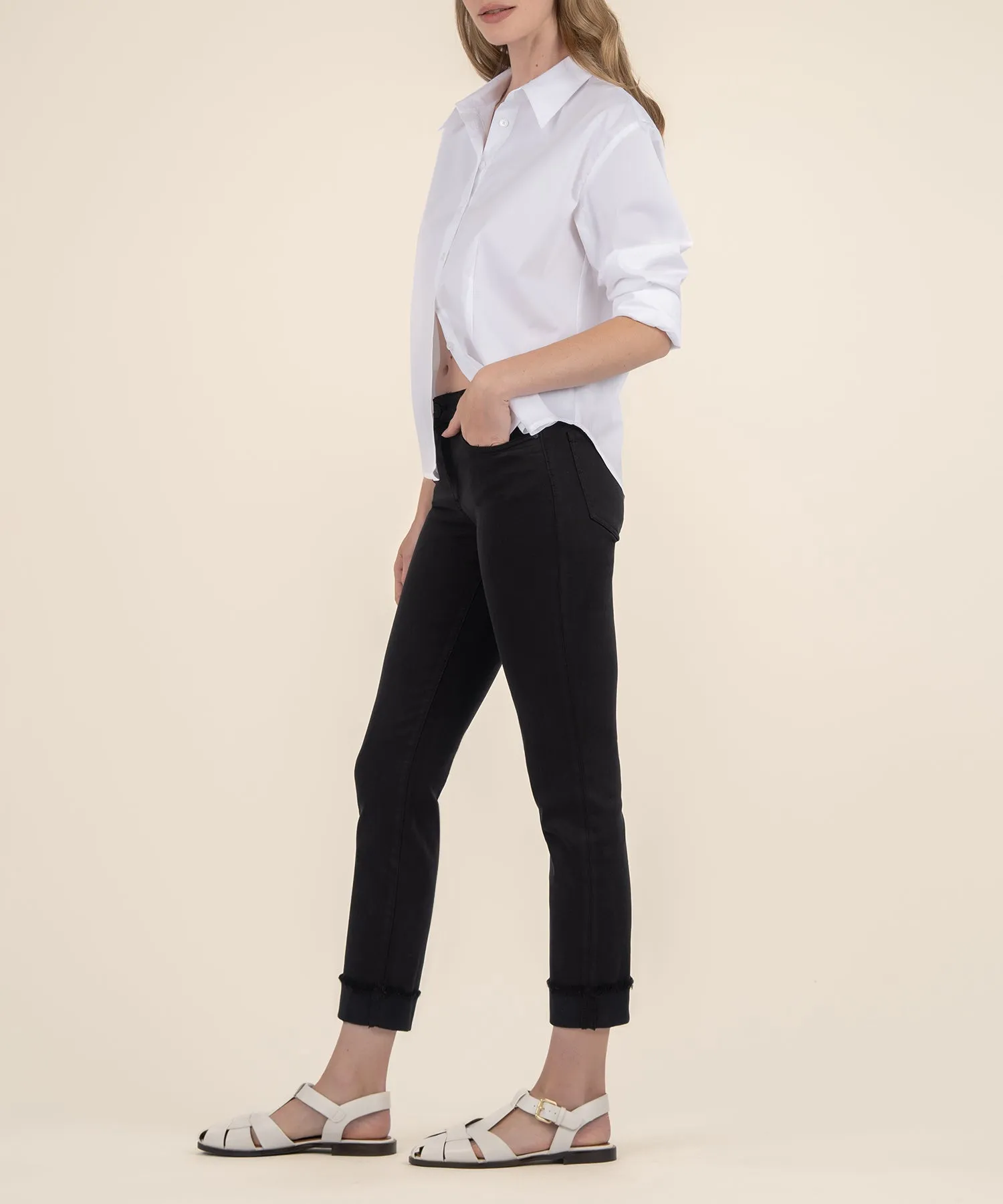 Amy Mid Rise Crop Straight Leg