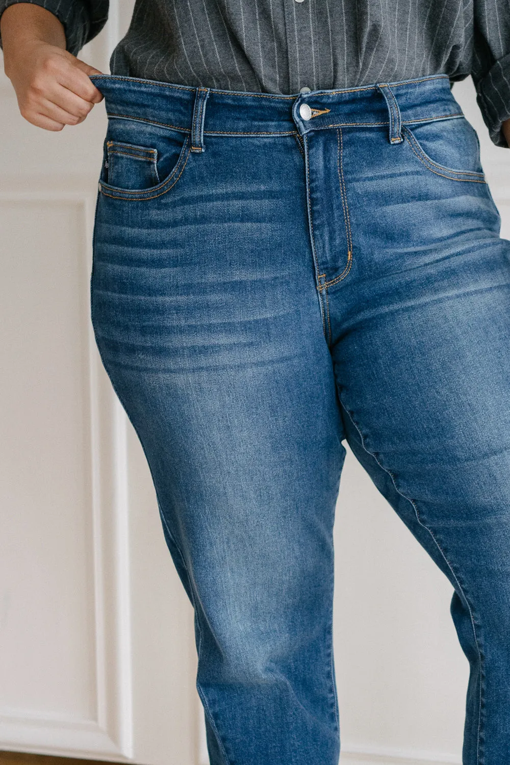 Aubrey Mid Rise Side Seam Detail Straight - PLUS