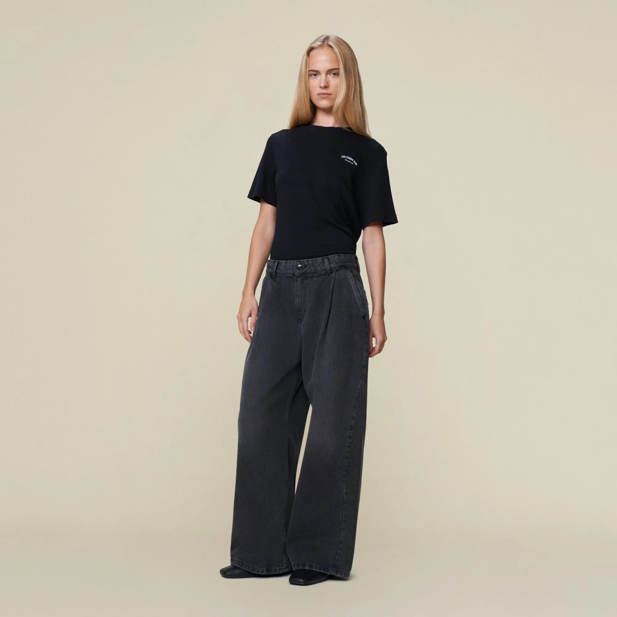 Beatrix Pleats Main Black Darkness - Low Rise Wide Fit