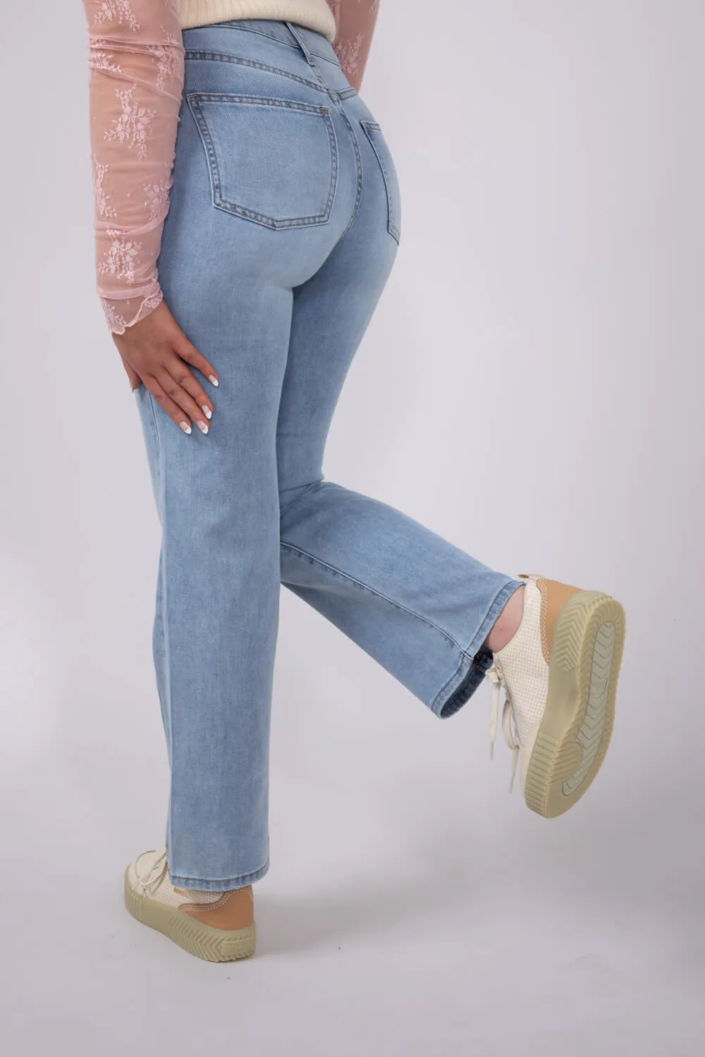 Thread & Supply High Rise Avery Cloud Straight Jeans for Women | B2365CDSTS-LIGHTWASH