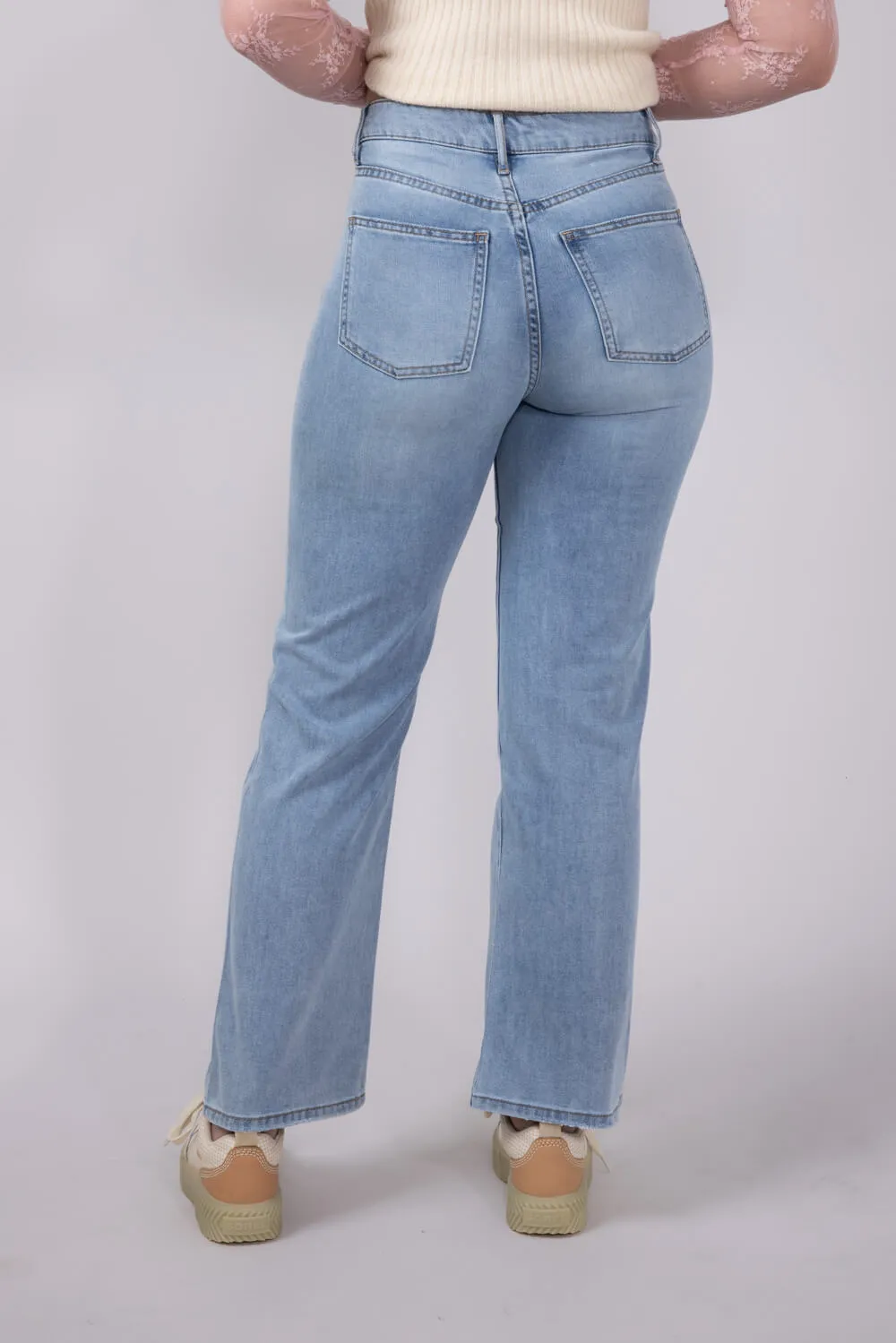 Thread & Supply High Rise Avery Cloud Straight Jeans for Women | B2365CDSTS-LIGHTWASH