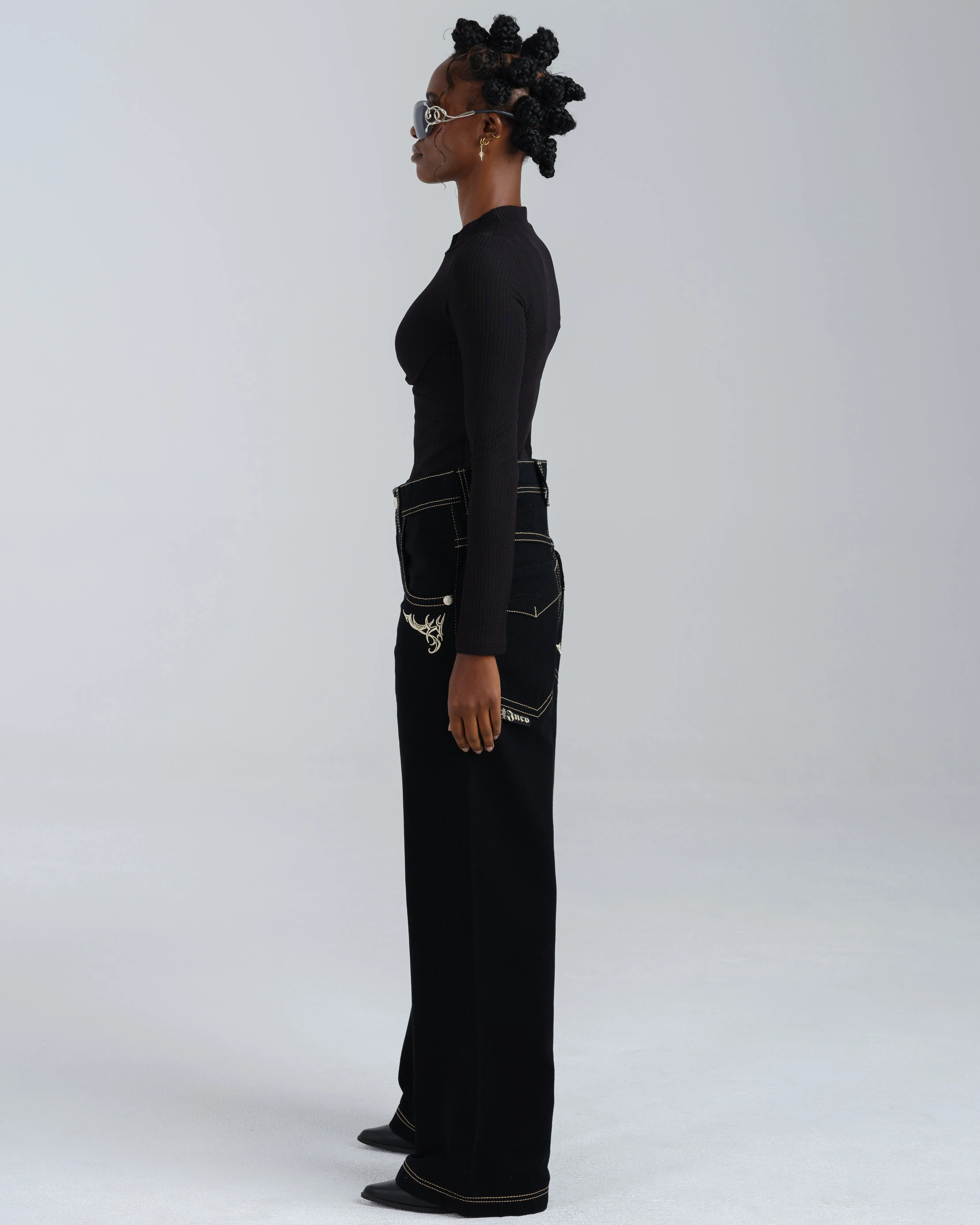 W Karatz. 23". Jet Black.