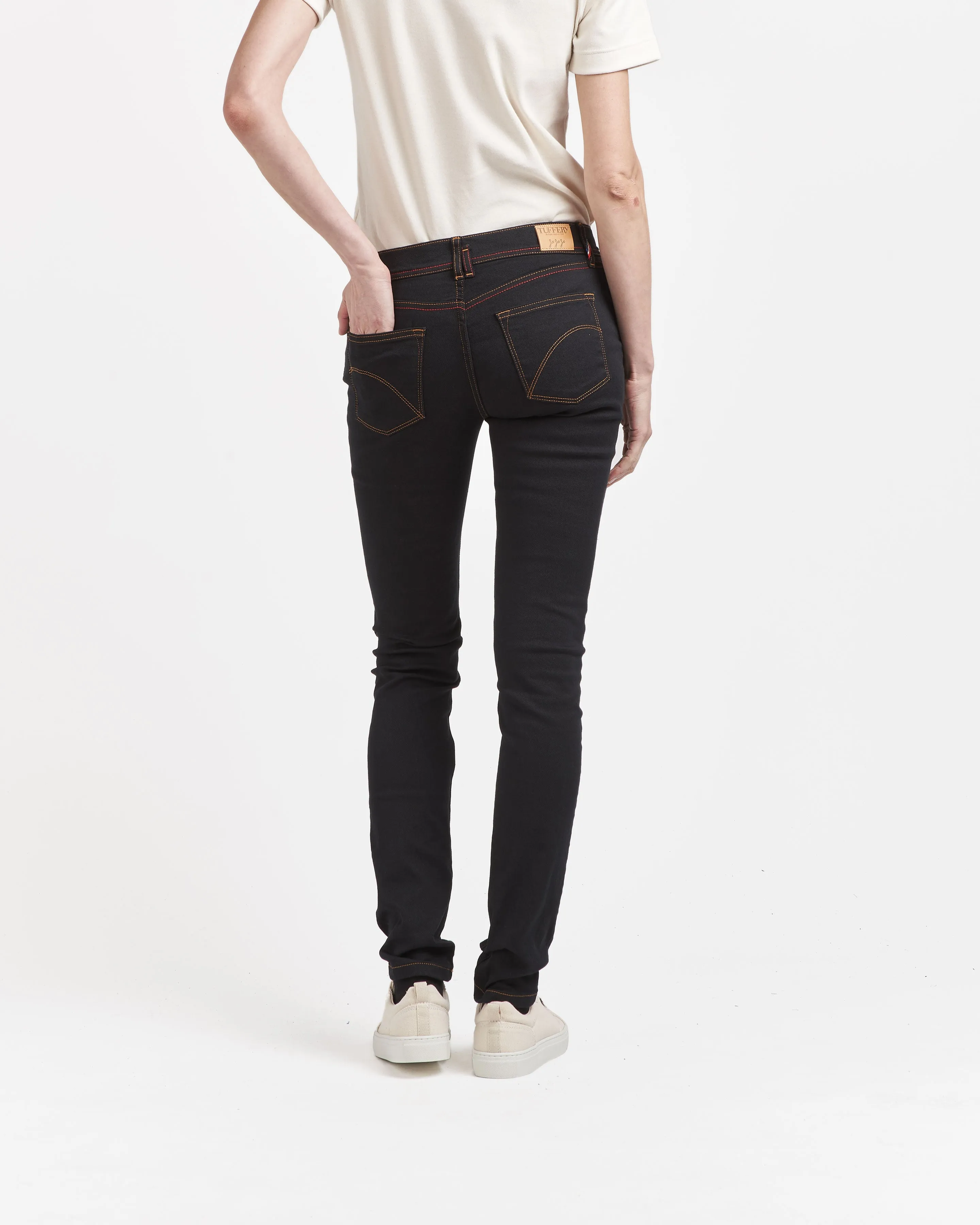 Women's slim-fit standard-waist jeans Black